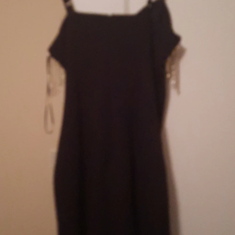 A dress NEW - Picture 3 of 5